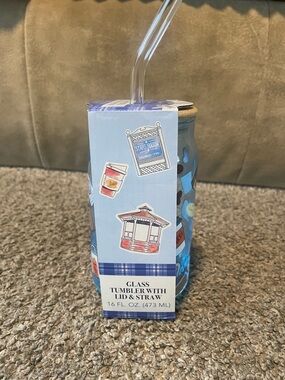 New Gilmore Girls glass tumbler with straw